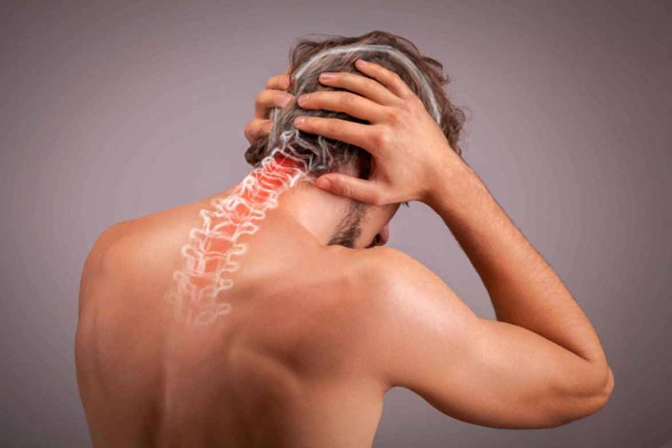 گردن درد چه علائمی دارد و به چه دکتری مراجعه کنیم؟